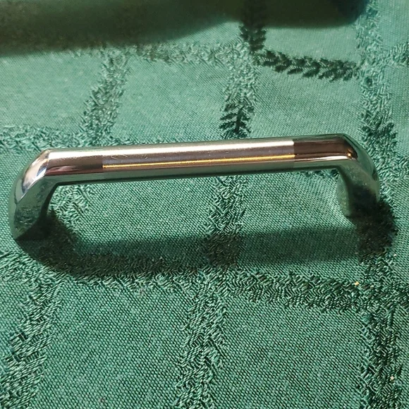 SET of 10, 4.25" Cabinet pulls/drawer handles - Picture 3 of 5